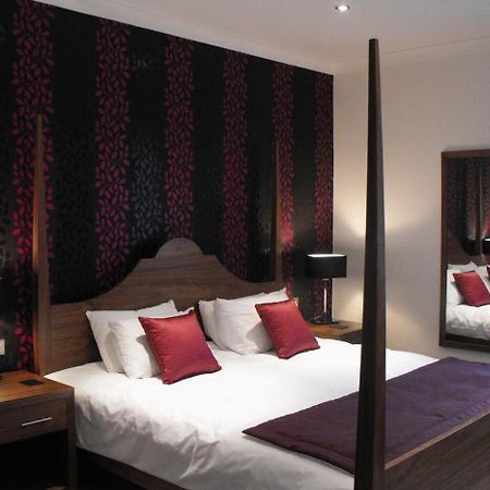 The Boleyn Hotel Staines-upon-Thames Ngoại thất bức ảnh
