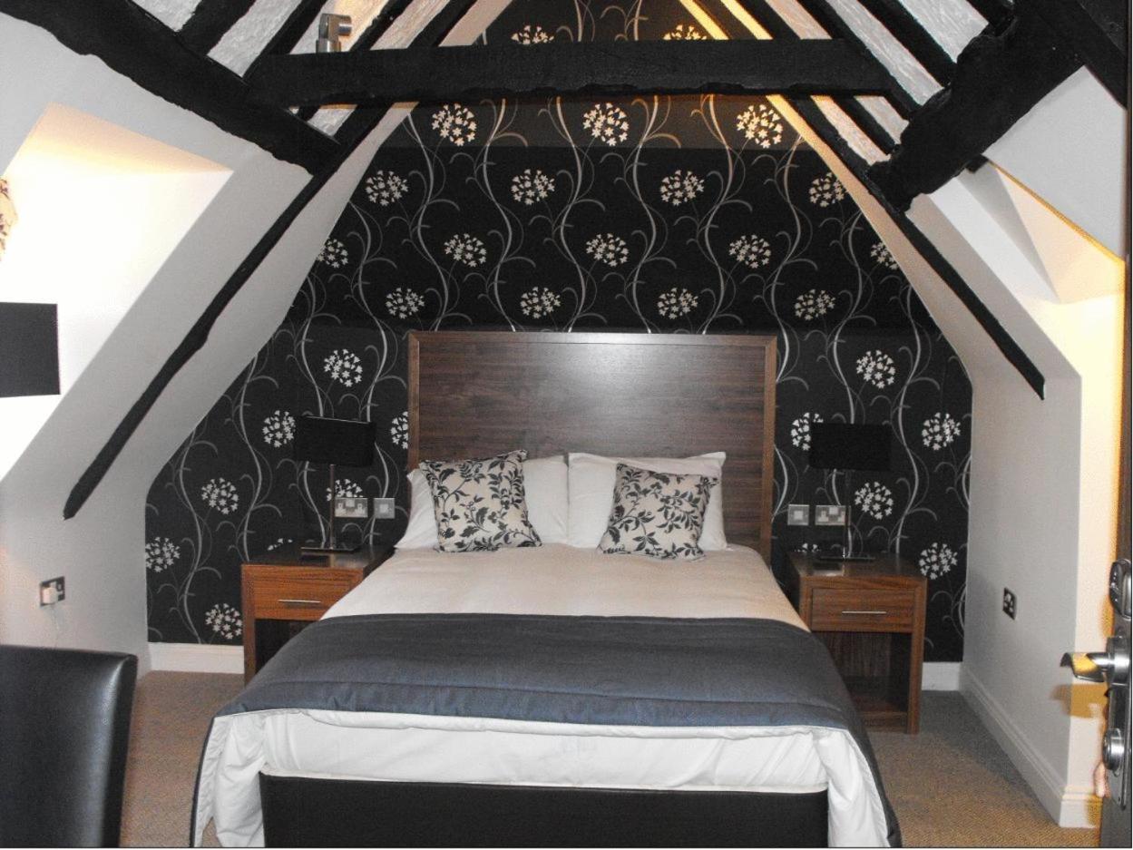 The Boleyn Hotel Staines-upon-Thames Ngoại thất bức ảnh