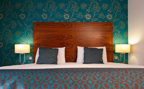 The Boleyn Hotel Staines-upon-Thames Ngoại thất bức ảnh