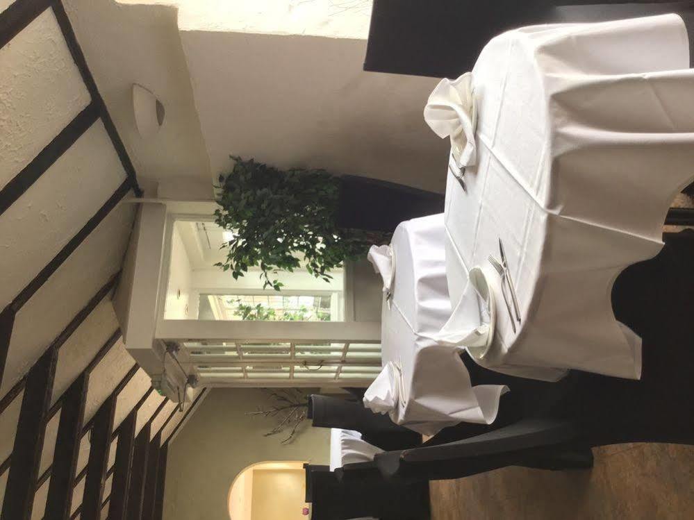 The Boleyn Hotel Staines-upon-Thames Ngoại thất bức ảnh