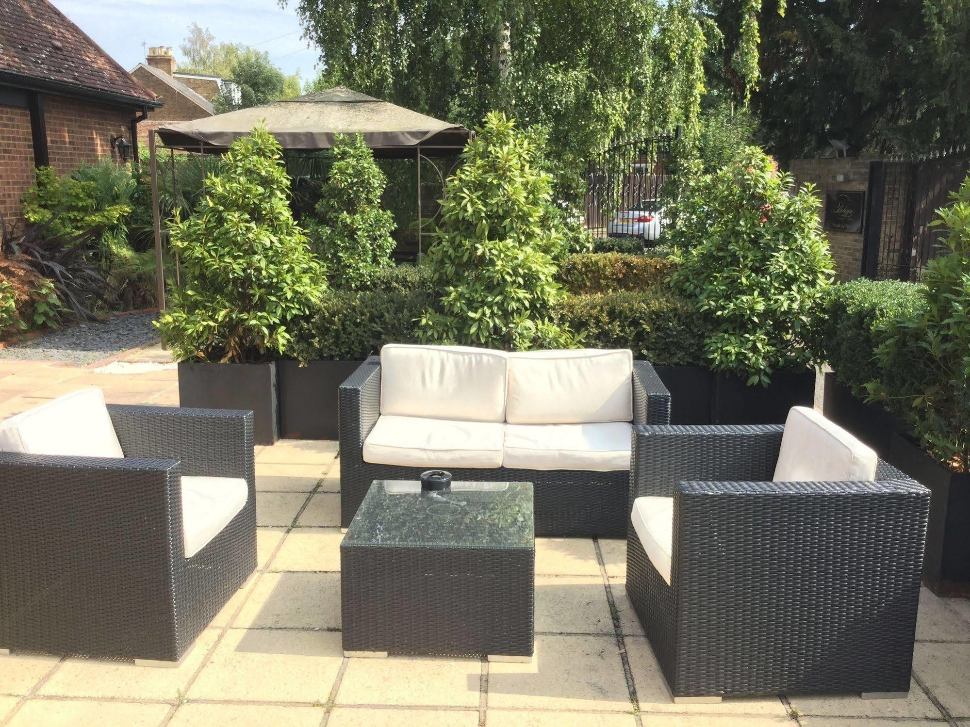 The Boleyn Hotel Staines-upon-Thames Ngoại thất bức ảnh