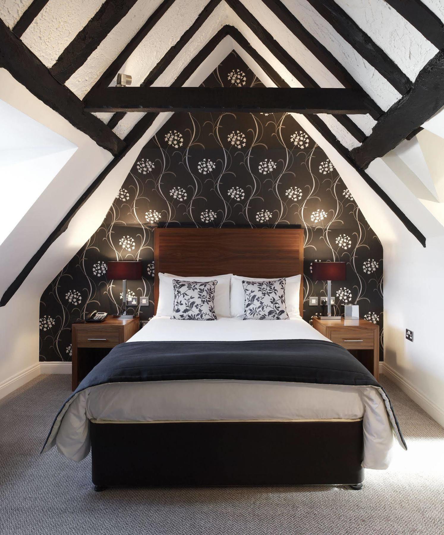 The Boleyn Hotel Staines-upon-Thames Ngoại thất bức ảnh