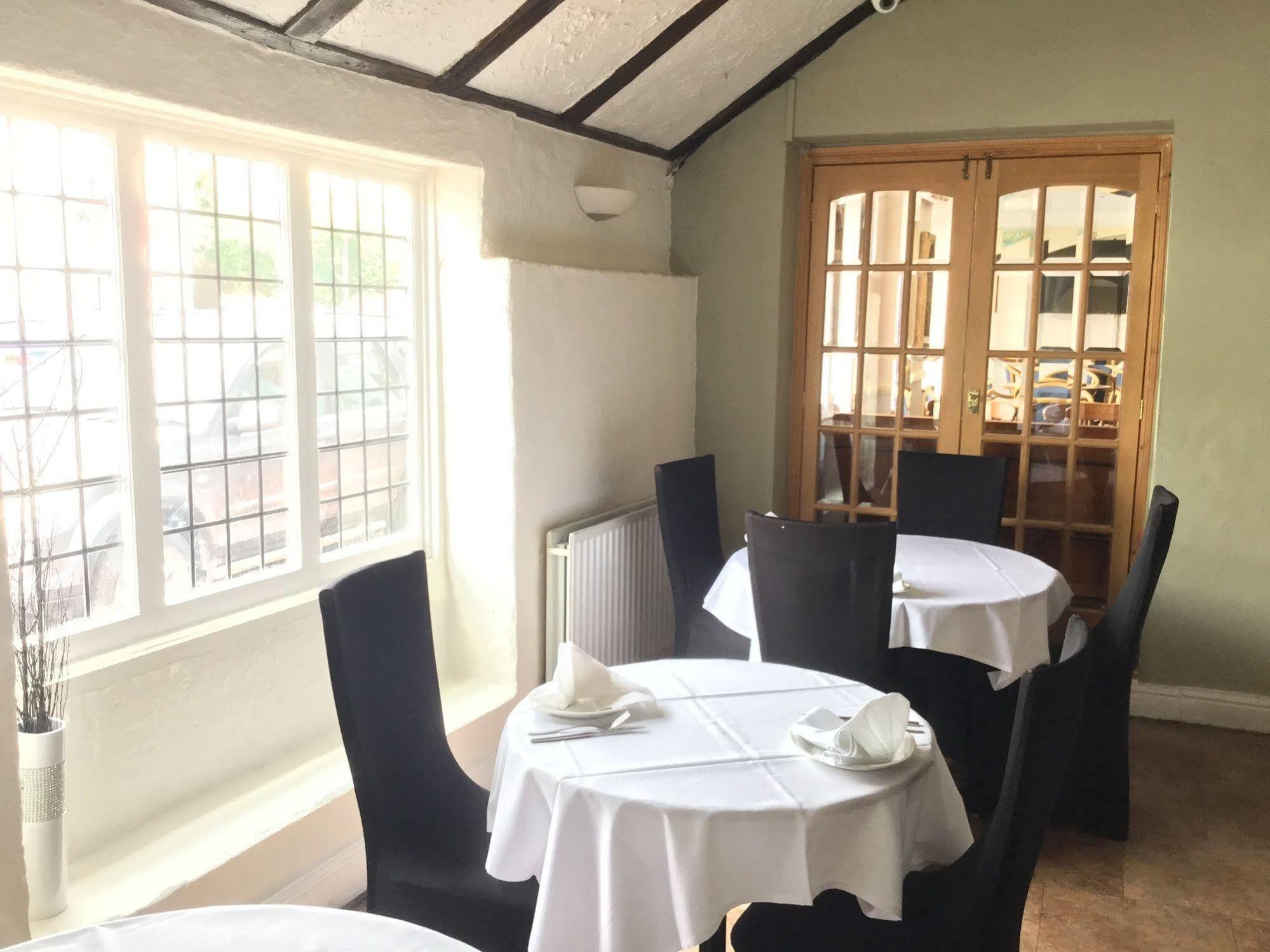 The Boleyn Hotel Staines-upon-Thames Ngoại thất bức ảnh