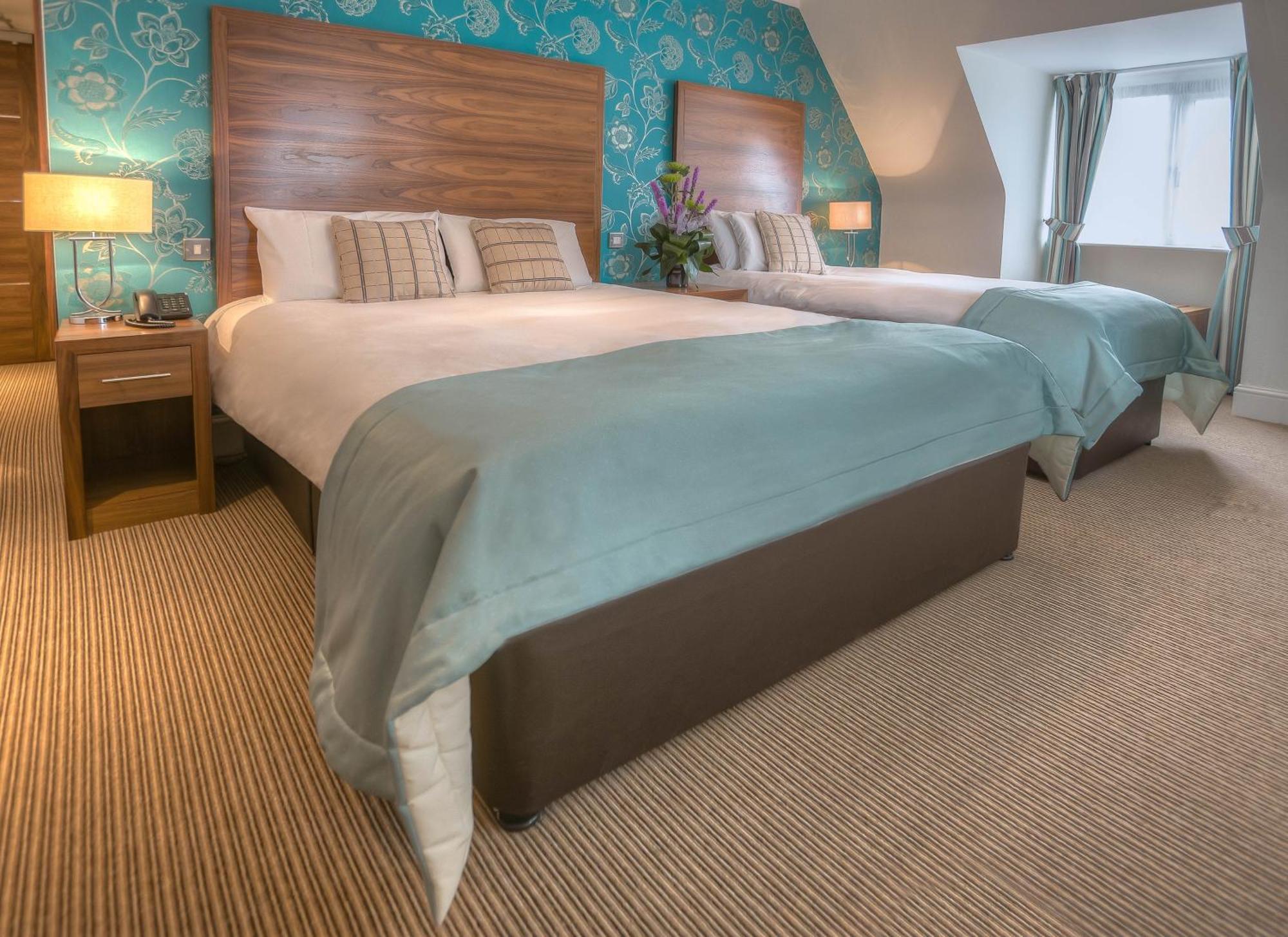 The Boleyn Hotel Staines-upon-Thames Ngoại thất bức ảnh