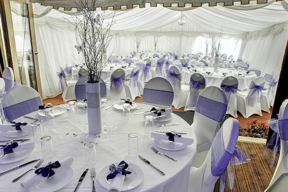 The Boleyn Hotel Staines-upon-Thames Ngoại thất bức ảnh